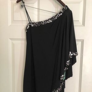 One shoulder - party dress .